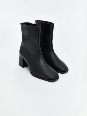 Lc Waikiki Yeni Sezon Deri Görünümlü Kadın Bot