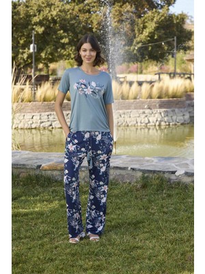Marsilyan Çiçek ve Yaprak Desenli ve Baskılı Pijama Takımı
