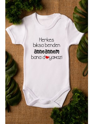 Overoz Herkes Bıksa Benden Anneannem Bana Doyamaz Baskılı Beyaz Bebek Body Zıbın 5141