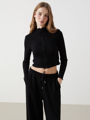 Lc Waikiki Yeni Sezon Dik Yaka Düz Uzun Kollu Kadın Crop