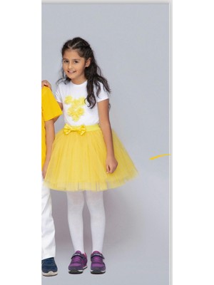 ÜMİTEKS WORLD OF CLOTHES 23 Nisan Kız Çocuk Okul Gösteri Kıyafeti Takım Etek Tişört T-Shirt Alt Üst Çiçekli T-Shirt