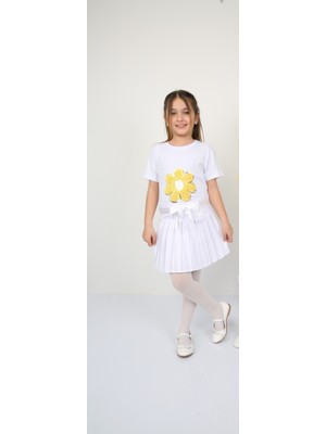 ÜMİTEKS WORLD OF CLOTHES 23 Nisan Gösteri Kıyafeti Kız Çocuk Beyaz Pliseli Etek ve Sarı Papatya Tişört Ile Takım Alt Üst
