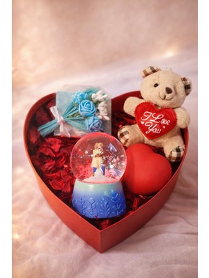 Biton Toptan Sevgililer Gününe Özel Kalp Kutuda Ayıcıklı- Ledli Kalpli- Kar Küresi ve Mavi Buket Hediye Seti 03
