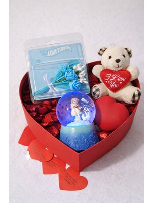 Hediye Filesi Sevgililer Gününe Özel Kalp Kutuda Ayıcıklı- Ledli Kalpli- Kar Küresi ve Mavi Buket Hediye Seti 03