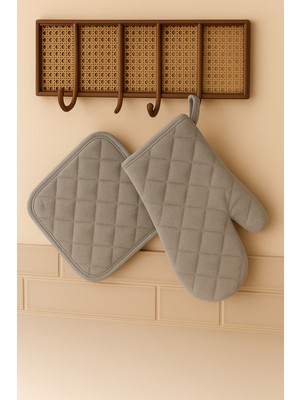 Özbience 2'li Isıya Dayanıklı Fırın Eldiveni ve Tutacak Seti, Güvenli Mutfak Kullanımı