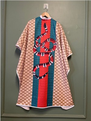 Özbience Yılan Desenli Penuar Berber Önlüğü, Şık ve Kullanışlı Saç Kesim Önlüğü