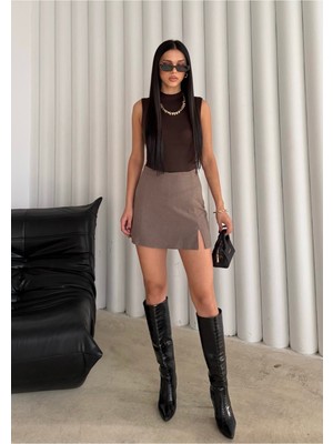 Bejna Kadın Yırtmaç Detaylı Şort Etek