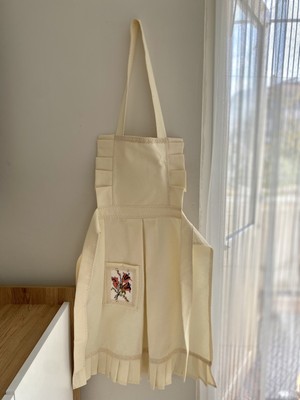 Özbience Krem Renk Kanaviçe Desenli Mutfak Önlüğü, Şık ve Kullanışlı Tasarım