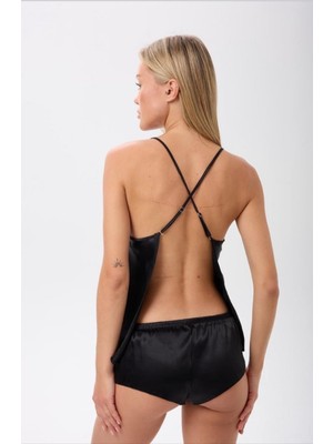 Zined Saten Sırtı Açık Şortlu Pijama Takımı