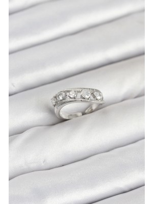 FRY Pirinç Gümüş Renk Zirkon Taşlı Kadın Yüzük