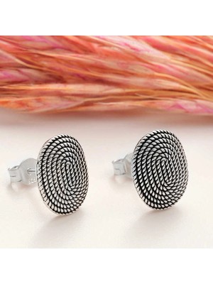 Bazarhane Gümüş Oval Çivili Kadın Küpe