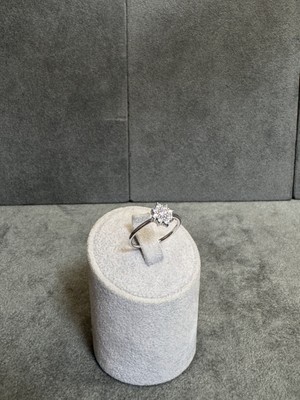 14 Ayar Beyaz Taşlı Altın Yüzük