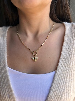 Nunu Takı Taşlı Arı Charmlı Küp Zincir Kolye