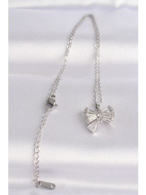 Kyops 316L Çelik Zincir Gümüş Renk Zirkon Taşlı Kalp Detay Fiyonk Kolye - Lisinya