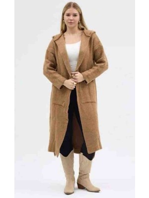 See More Kalın Kıslik Kapsonlu Iki Yan Yırtmaçlı Hırka