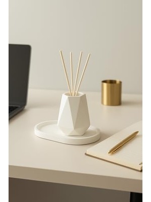 Skygo Şık Modern Beyaz Seramik Vazo - Çok Amaçlı Dekoratif Aksesuar, Ev ve Ofis Için