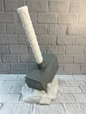Sepetink Thor’un Çekici Dekoratif Süs Güçlü ve Ikonik Tasarım 20X34 cm