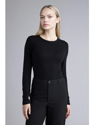 DeFacto Slim Fit Basic Tişört G8729AX26SP
