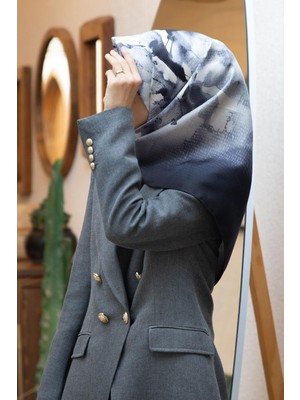 Vissona %100 Twill Ipek Suluboya Çiçek Desenli Gri - Siyah Renkli 90X90 Eşarp Dikim Şekli : El Dikişi