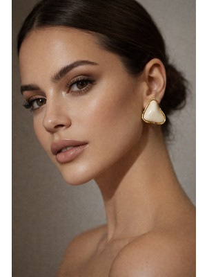 Solare Accessories Krem Rengi Taş Detaylı Altın Kaplama Asimetrik Vintage Küpe (Hipoalerjik)