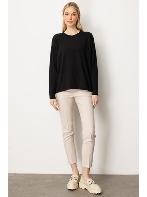 Mutlu Ertan Kadın Kolları Yürütmeli Sıfır Yaka Triko Bluz Siyah 20255