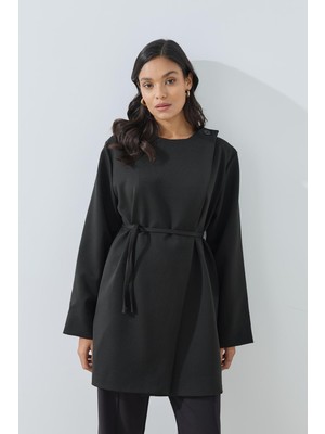 Merve Gültekin Asimetrik Kapamalı Ceket Siyah