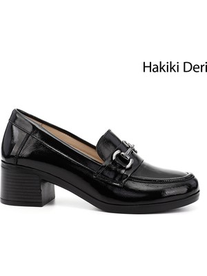GÖNDERİ Kadın Siyah Rugan  Kısa Kalın Topuklu  Hakiki Deri Ayakkabı
