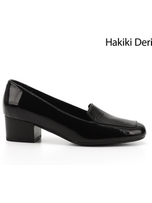 GÖNDERİ Kadın Siyah Rugan  Küt Burun Kısa Kalın Topuklu Hakiki Deri Ayakkabı