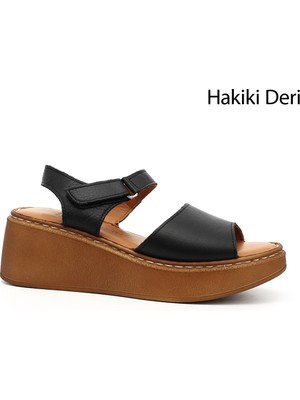 GÖNDERİ Kadın Siyah  Dolgu Taban Hakiki Deri Sandalet