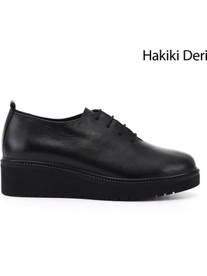 Gönderi® Kadın Siyah Bağcıklı Dolgu Taban Hakiki Deri Ayakkabı