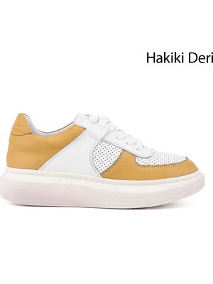 Gönderi® Kadın Beyaza Hardal Bağcıklı Dolgu Taban Hakiki Deri Sneaker