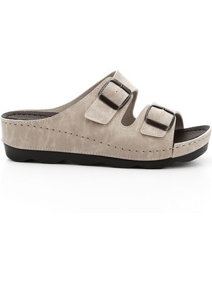 GÖNDERİ Kadın Bej  Tokalı Dolgu Topuk Comfort Terlik