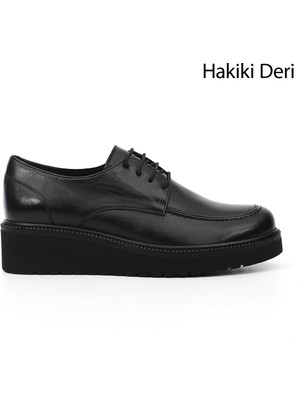 Gönderi® Kadın Siyah Bağcıklı Dolgu Taban Hakiki Deri Ayakkabı
