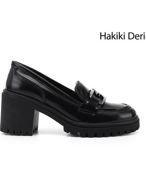 GÖNDERİ Kadın Siyah Rugan  Tokalı Kalın Topuklu Hakiki Deri Ayakkabı