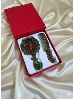 DeGo Shop Etnik Desenli Vintage Kabartmalı El Aynası ve Tarak Seti ( Kutulu ) Hediyelik