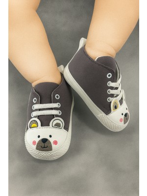 Gri Kiçi Uzun Bebek Ayakkabı Kedi Figürlü %80 Yün Malzeme ile Rahat Kullanım Sunar
