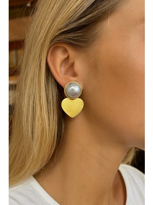 Çelik Altın Renk Kalp Plaka Inci Detaylı Inci Küpe