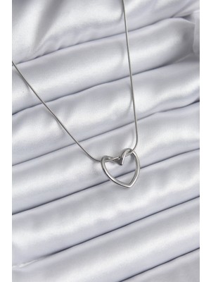 Taş Ve Oyun Atölyesi Taşveoyunatölyesi 316L Çelik Gümüş Renk Kalp Model Kadın Kolye TG27BKO8118