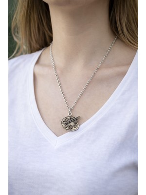 Herşey Nota Ressam Paleti ve Fırça Figürlü Metal Kolye – Zincirli Tasarım