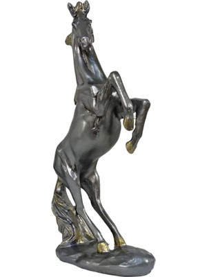 Şahlanan At Heykeli Gümüş