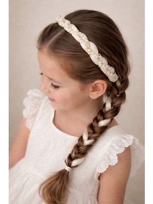 Inci Detaylı Tül Taç