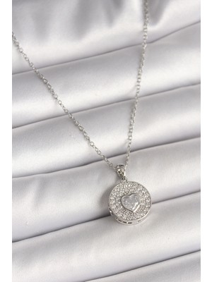 Taş Ve Oyun Atölyesi Taşveoyunatölyesi 316L Çelik Gümüş Renk Zincir Zirkon Taşlı Kalp Işlemeli Madalyon Model Kadın Kolye TG27BKO9947