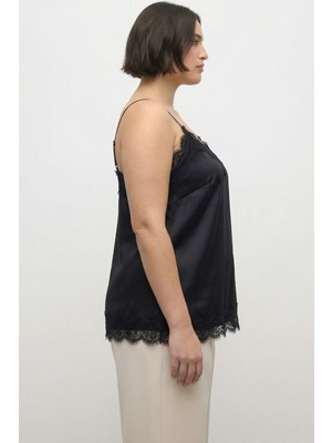 Myline Dantel Detaylı Ip Askılı Saten Bluz
