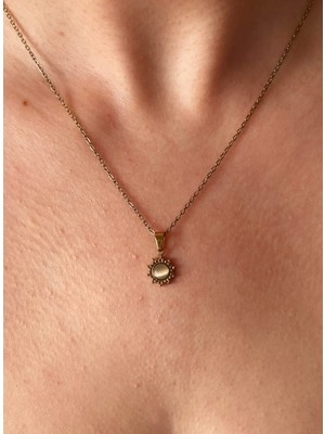 Triya Wear Studio-Kararmaz-Doğal Taş Güneş Detaylı-Gold Renk Kadın Kolye