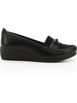 Gönderi(r) Kadın Siyah Dolgu Taban Fiyonklu Comfort Ayakkabı