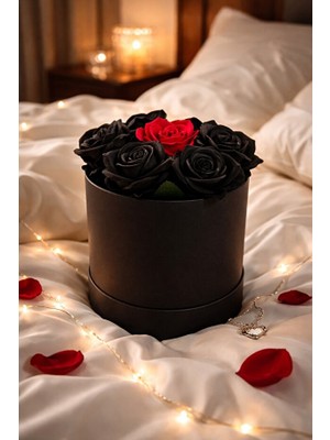 Chance Gift Siyah Silindir Kutuda Kırmızı & Siyah Gül Aranjmanı Rose Box | Sevgiliye, Eşe, Anneye Lüks Hediye