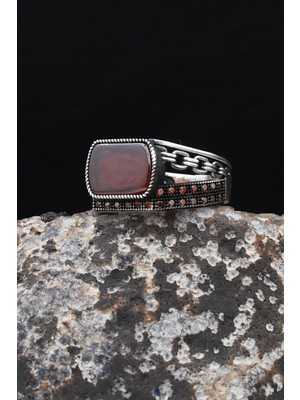 Prestige Gemici Zincir Modeli Kırmızı Akik Taşlı Kare Tasarımlı 925 Ayar Gümüş Erkek Yüzük 902539