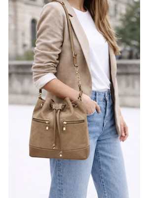 World Star Vizon Süet Büzgülü Cepli Askılı Kadın Omuz Çantası