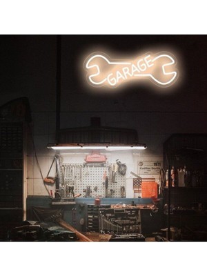 Biz Bu İşin Keyif Kısmındayız Garage Yazılı ve Şekilli Neon Tabela