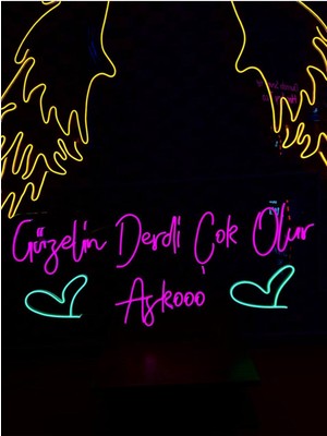 Biz Bu İşin Keyif Kısmındayız Güzelin Derdi Çok Olur Aşkooo Yazılı Neon Tabela